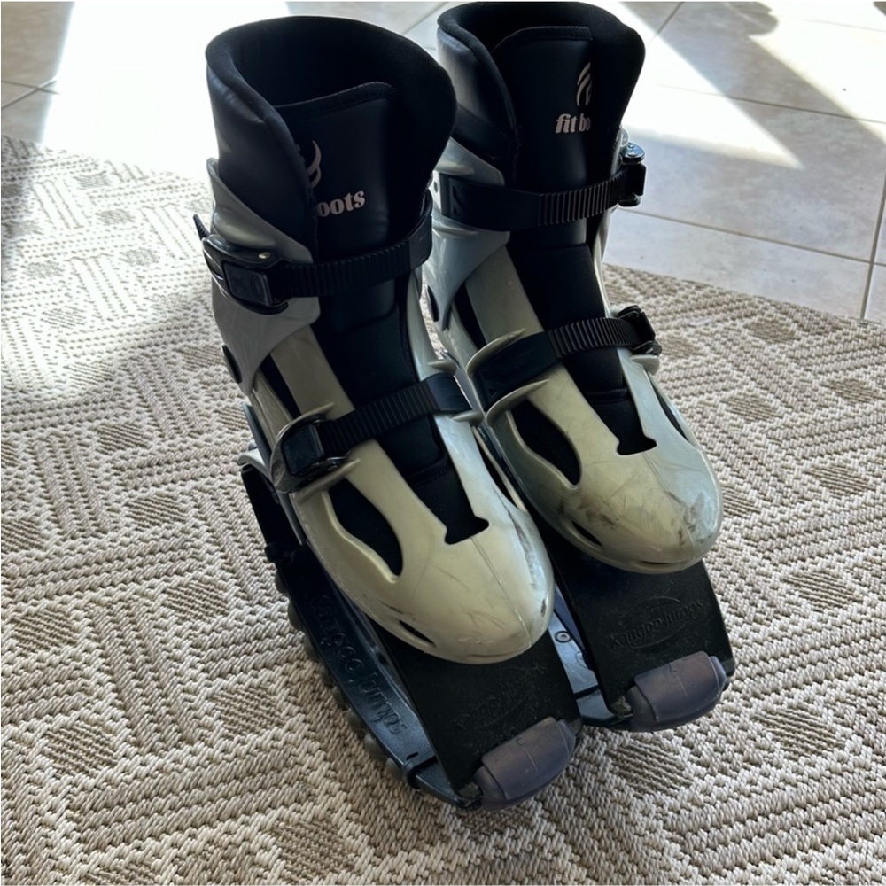 KANGOO JUMPS XR3 WHITE EDITION IN SILVER/BLACK Size small (6-8)
